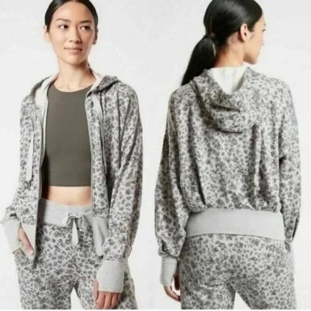 Athleta 'Balance' Leopard Printed Sweatshirt Hoodie Animal Print size M